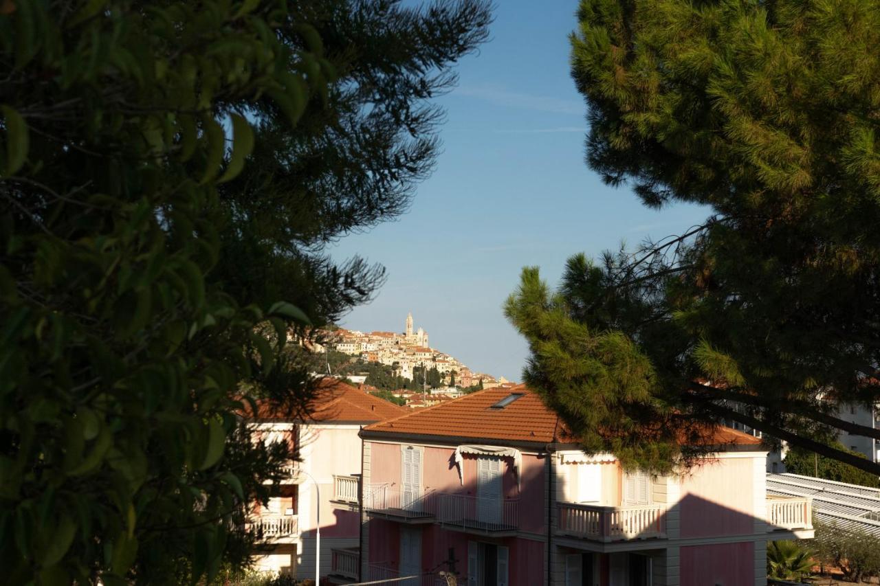 Luminoso Appartamento Con Ampia Terrazza San Bartolomeo Al Mare Bagian luar foto